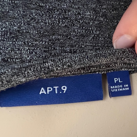 Apt.9 Short Sleeve Gray Shirt With Glitter Design Size Petite Large - Picture 7 of 9